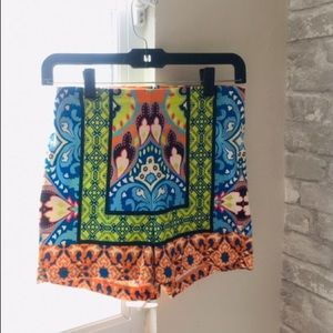 Gorgeous colorful printed high-waisted short!